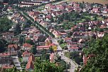 Von der Höhe des Herzberges ergibt sich ein herrlicher Blick über das im Tal liegende Ilfeld. Viele Besucher genossen den Ausblick. (Foto: Kurt Frank) Von der Höhe des Herzberges ergibt sich ein herrlicher Blick über das im Tal liegende Ilfeld. Viele Besucher genossen den Ausblick. (Foto: Kurt Frank)