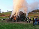 Osterfeuer in Herreden (Foto: M. Samel) Osterfeuer in Herreden (Foto: M. Samel)