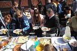 Essen der Kulturen in der Kurzen Meile (Foto: Angelo Glashagel)