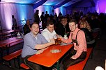 Gewichtiger Gast zum Oktoberfest im Autohaus Peter (Foto: AHP/Fischer)