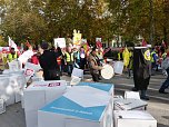 Demonstranten machten Druck (Foto: Harald Buntfu&szlig;)