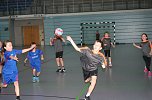 In der Nordhäuser Wiedigsburghalle trafen sich am Sonntag die im Schulprojekt Kinder von der Straße – Kommt wir spielen Handball aktiven Mädchen und Jungen der 3. und 4. Grundschulklassen zum ersten Miniturnier im neuen Trainingsjahr. (Foto: Uwe Tittel) In der Nordhäuser Wiedigsburghalle trafen sich am Sonntag die im Schulprojekt Kinder von der Straße – Kommt wir spielen Handball aktiven Mädchen und Jungen der 3. und 4. Grundschulklassen zum ersten Miniturnier im neuen Trainingsjahr. (Foto: Uwe Tittel)