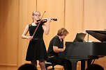 Junge Geiger im Konzert (Foto: Karl-Heinz Herrmann)