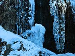 Königshütter Wasserfall zu Eis erstarrt (Foto: Peter Blei) Königshütter Wasserfall zu Eis erstarrt (Foto: Peter Blei)