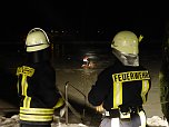 Auf's Glatteis geführt - Feuerwehr Neustadt probte den Ernstfall (Foto: C. Burkert) Auf's Glatteis geführt - Feuerwehr Neustadt probte den Ernstfall (Foto: C. Burkert)
