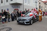 Närrinnen und Narren ziehen durch die Stadt (2) (Foto: Karl-Heinz Herrmann) Närrinnen und Narren ziehen durch die Stadt (2) (Foto: Karl-Heinz Herrmann)