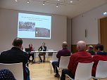 Rückblick: Vortrag von Dr. Andrea Rudorff mit dem Titel Die spezifischen Bedingungen von Frauen in Konzentrationslagern, Bürgersaal der Stadt Nordhausen, 4. April 2017 (Foto: KZ-Gedenkstätte Mittelbau Dora) Rückblick: Vortrag von Dr. Andrea Rudorff mit dem Titel Die spezifischen Bedingungen von Frauen in Konzentrationslagern, Bürgersaal der Stadt Nordhausen, 4. April 2017 (Foto: KZ-Gedenkstätte Mittelbau Dora)