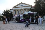 Ein Bus zum Geburtstag - Theater Nordhausen feiert 100. Jubiläum (Foto: Angelo Glashagel) Ein Bus zum Geburtstag - Theater Nordhausen feiert 100. Jubiläum (Foto: Angelo Glashagel)