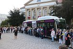 Ein Bus zum Geburtstag - Theater Nordhausen feiert 100. Jubiläum (Foto: Angelo Glashagel) Ein Bus zum Geburtstag - Theater Nordhausen feiert 100. Jubiläum (Foto: Angelo Glashagel)
