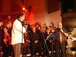Kar&iacute;bu verabschiedete sich von seinem langj&auml;hrigen Chorleiter (Foto: R. Englert)