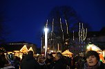 Wacker singt Weihnachtslieder (Foto: Bernd Peter)