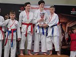Medaillensegen bei Karatemeisterschaft (Foto: S. Schr&ouml;ter)