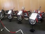 Trotz der wochenlangen Hitze kamen zum diesj&auml;hrigen Treffen &uuml;ber 100 Besitzer eines Mopeds, Motorrollers, Motorrades oder Dreirades der tschechischen Marken Jawa oder CZ auf das Gel&auml;nde der Festscheune in R&ouml;blingen am See (Sachsen-Anhalt) (Foto: H. Rein)