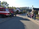 Regenbogen-Kinder zu Besuch bei der Feuerwehr (Foto: Ch. Burkert)
