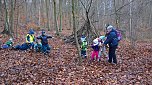 Spatzenkinder erkunden den Wald (Foto: privat)