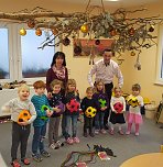 Neue Spielgeräte überreicht (Foto: privat) Neue Spielgeräte überreicht (Foto: privat)