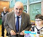 Hochklassiges Tischtennis beim Schulamtsfinale (Foto: K. Trost) Hochklassiges Tischtennis beim Schulamtsfinale (Foto: K. Trost)