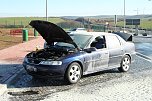 Auto brannte auf Rastplatz aus (Foto: S. Dietzel)