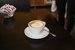 Ein letzter Cappuchino. (Foto: Volker Georg Franke)