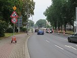 Ab Volkshochschule ist die Stra&szlig;e bis zur Zille-Stra&szlig;e nur halbseitig befahrbar. (Foto: nnz)