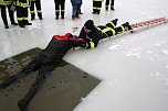 Eiskalt gerettet (Foto: M. Herting ) Eiskalt gerettet (Foto: M. Herting )