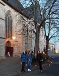 Friedenslicht auf dem Blasii-Kirchplatz (Foto: Doris Lang)