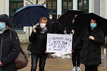 Proteste der Fris&ouml;rinnung vor dem Nordh&auml;user Bahnhof (Foto: oas)