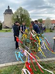 In Wolkramshausen durfte man heute endlich wieder einen Maibaum setzen (Foto: Ren&eacute; Fullmann)