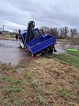 Unimog-Bergung auf schlammigem Weg (Foto: THW/Silvio Dietzel) Unimog-Bergung auf schlammigem Weg (Foto: THW/Silvio Dietzel)