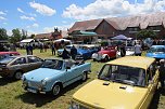 Oldtimertreff auf dem Scheunenhof (Foto: agl) Oldtimertreff auf dem Scheunenhof (Foto: agl)