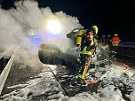 Auto brannte aus (Foto: Feuerwehr Heringen/Silvio Dietzel)