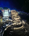 Autobrand in der Nacht (Foto: Feuerwehr / Silvio Dietzel  )