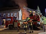 Wohnhaus in Flammen (Foto: S. Dietzel)