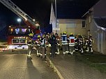 Wohnhaus in Flammen (Foto: S. Dietzel)