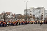 &Uuml;bergabe des Friedenslichts aus Bethlehem an die Kreisjugendfeuerwehren. (Foto: vgf)