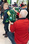 Schulranzentag und Skoda-Buffett im Skoda-Autohaus in Nordhausen (Foto: Sven Tetzel) Schulranzentag und Skoda-Buffett im Skoda-Autohaus in Nordhausen (Foto: Sven Tetzel)
