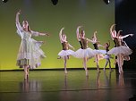 Das Ballettmärchen Aschenbrödel, aufgeführt von den Schülerinnen und Schülern des Tanzstudios Radeva. (Foto: F. Kind) Das Ballettmärchen Aschenbrödel, aufgeführt von den Schülerinnen und Schülern des Tanzstudios Radeva. (Foto: F. Kind)