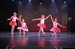 Das Ballettmärchen Aschenbrödel, aufgeführt von den Schülerinnen und Schülern des Tanzstudios Radeva. (Foto: F. Kind) Das Ballettmärchen Aschenbrödel, aufgeführt von den Schülerinnen und Schülern des Tanzstudios Radeva. (Foto: F. Kind)