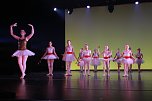 Das Ballettmärchen Aschenbrödel, aufgeführt von den Schülerinnen und Schülern des Tanzstudios Radeva. (Foto: F. Kind) Das Ballettmärchen Aschenbrödel, aufgeführt von den Schülerinnen und Schülern des Tanzstudios Radeva. (Foto: F. Kind)
