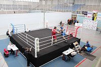 Wettkämpfe im Becken und im Boxring Bild: Wettkämpfe im Becken und im Boxring