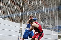 Wettkämpfe im Becken und im Boxring Bild: Wettkämpfe im Becken und im Boxring