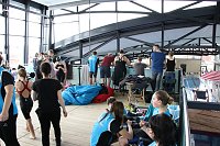 Wettkämpfe im Becken und im Boxring Bild: Wettkämpfe im Becken und im Boxring