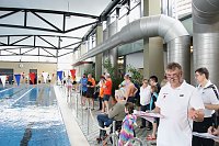 Wettkämpfe im Becken und im Boxring Bild: Wettkämpfe im Becken und im Boxring