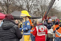 Übergabe des Friedenslichts aus Bethlehem an die Kreisjugendfeuerwehren. Bild: Übergabe des Friedenslichts aus Bethlehem an die Kreisjugendfeuerwehren.