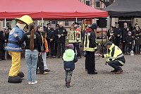 Übergabe des Friedenslichts aus Bethlehem an die Kreisjugendfeuerwehren. Bild: Übergabe des Friedenslichts aus Bethlehem an die Kreisjugendfeuerwehren.