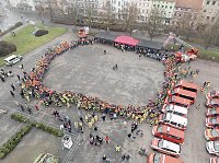 Übergabe des Friedenslichts aus Bethlehem an die Kreisjugendfeuerwehren. Bild: Übergabe des Friedenslichts aus Bethlehem an die Kreisjugendfeuerwehren.