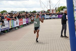 Auf der Zielgerade beim 11. Harztorlauf