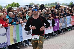 Auf der Zielgerade beim 11. Harztorlauf