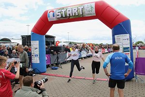 Auf der Zielgerade beim 11. Harztorlauf