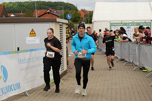 Auf der Zielgerade beim 11. Harztorlauf